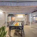 Stunning In Holiday home Pula