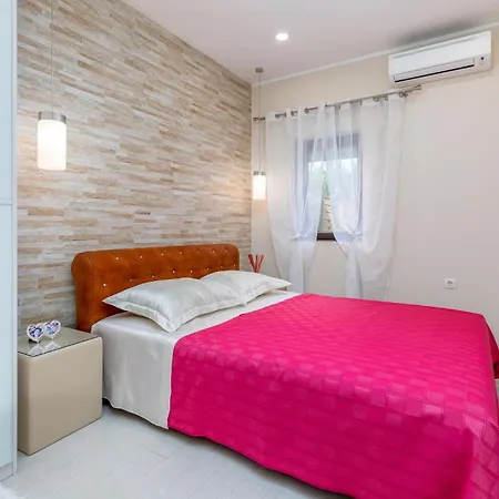Beautiful Home In Pula 펜션 *