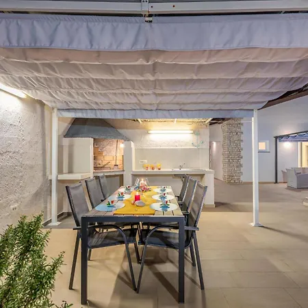 Beautiful Home In Pula 펜션 풀라