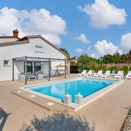 Beautiful Home In Pula * 풀라