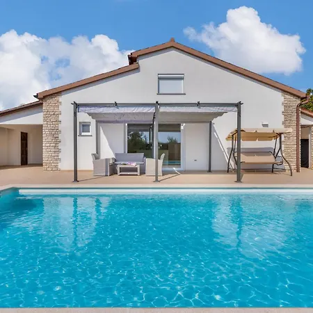 Beautiful Home In Pula